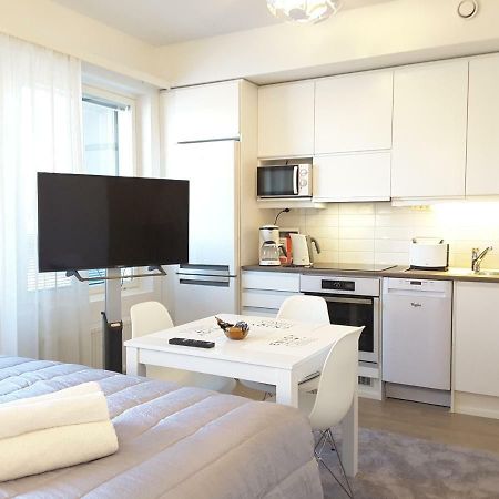 City Apartments With Balcony โรวานิเอมิ ภายนอก รูปภาพ