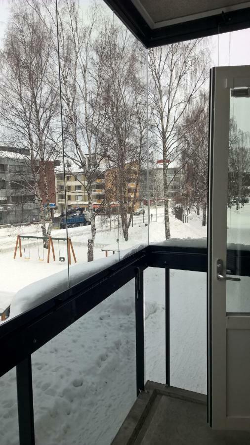 City Apartments With Balcony โรวานิเอมิ ภายนอก รูปภาพ
