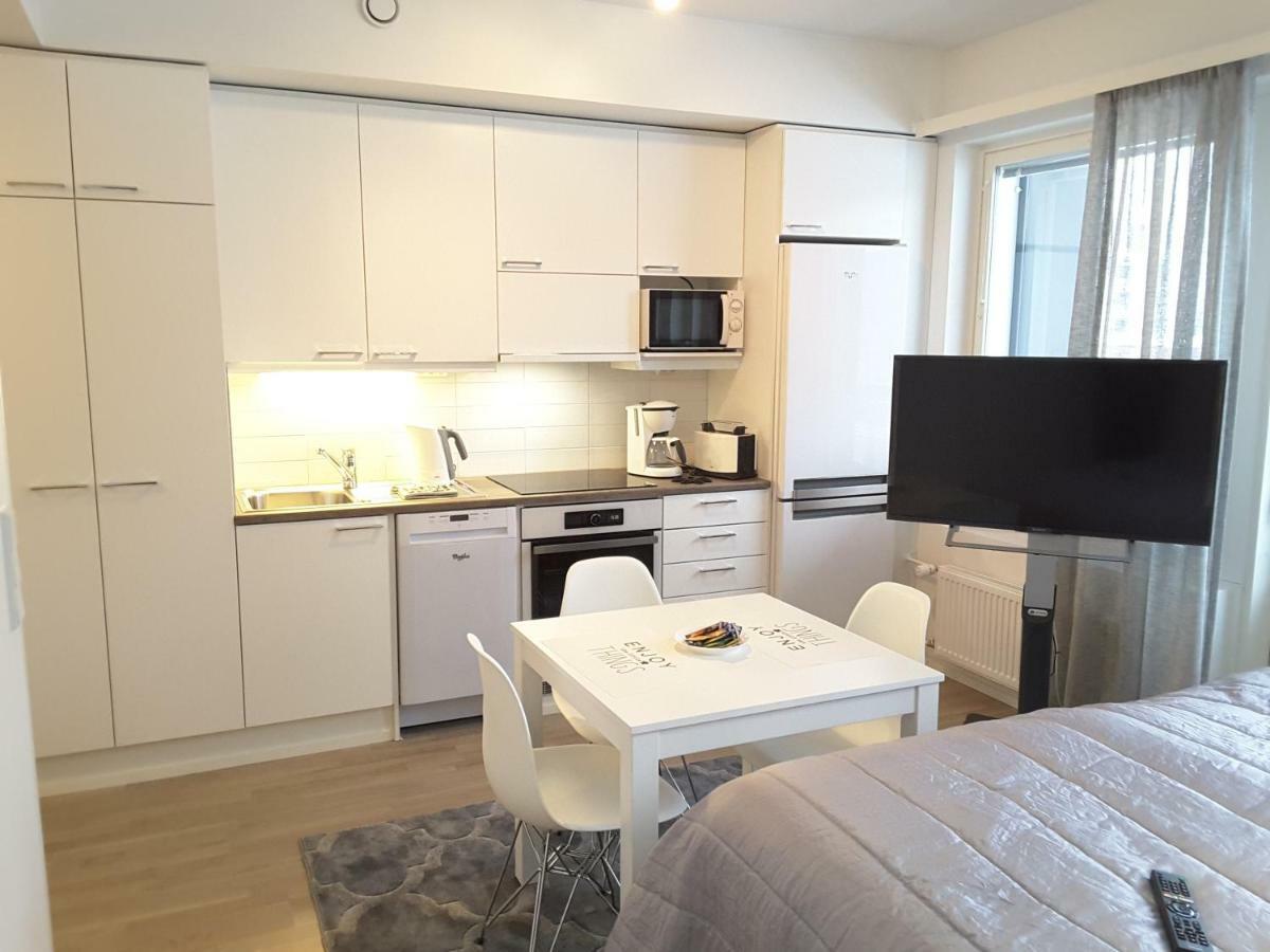City Apartments With Balcony โรวานิเอมิ ภายนอก รูปภาพ