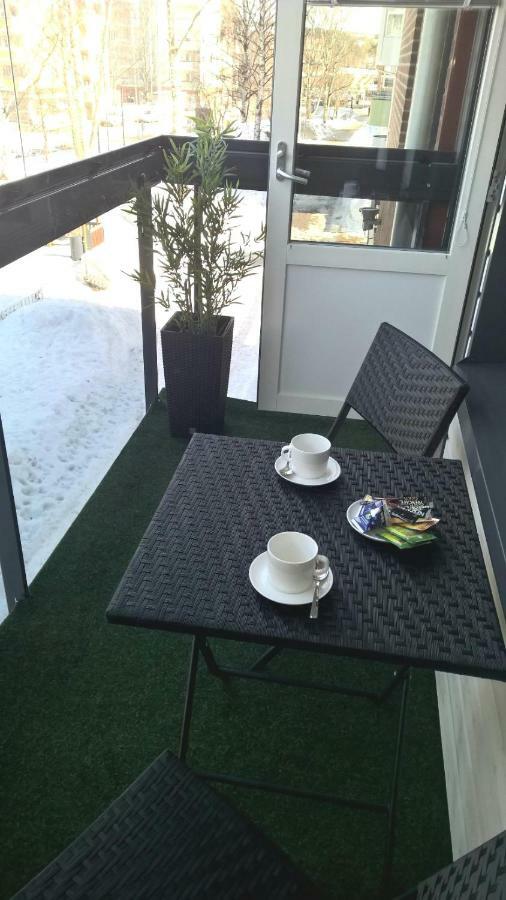 City Apartments With Balcony โรวานิเอมิ ภายนอก รูปภาพ